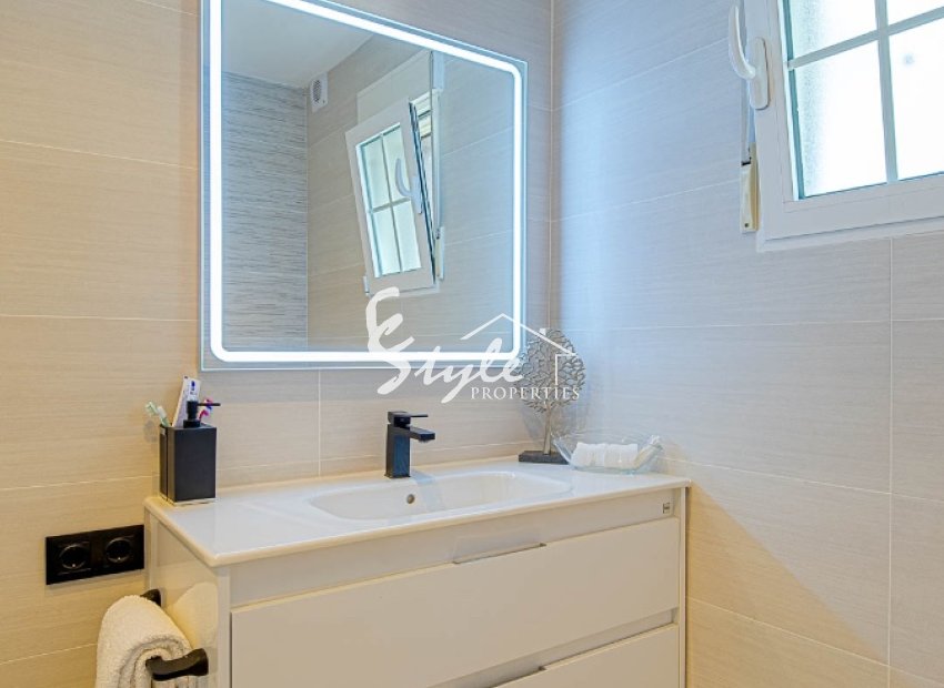 Resale - Villa - Orihuela-Costa - Villamartin