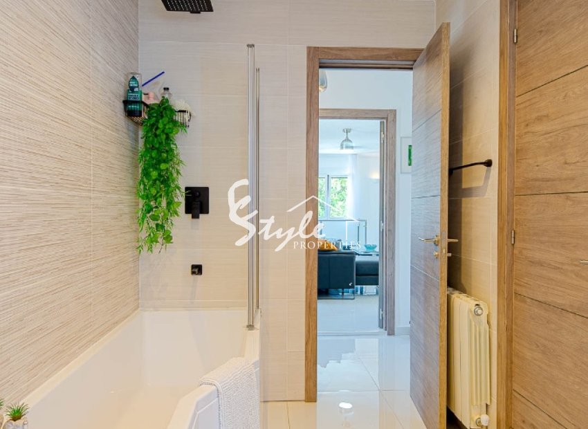 Resale - Villa - Orihuela-Costa - Villamartin