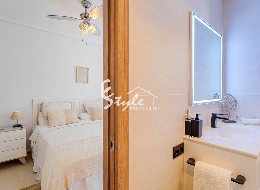 Resale - Villa - Orihuela-Costa - Villamartin