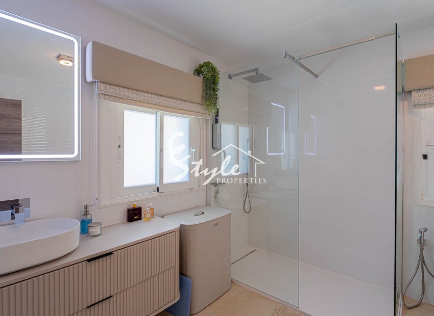 Resale - Villa - Orihuela-Costa - Villamartin