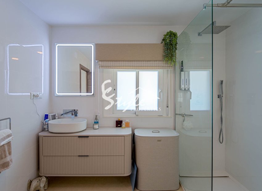 Resale - Villa - Orihuela-Costa - Villamartin