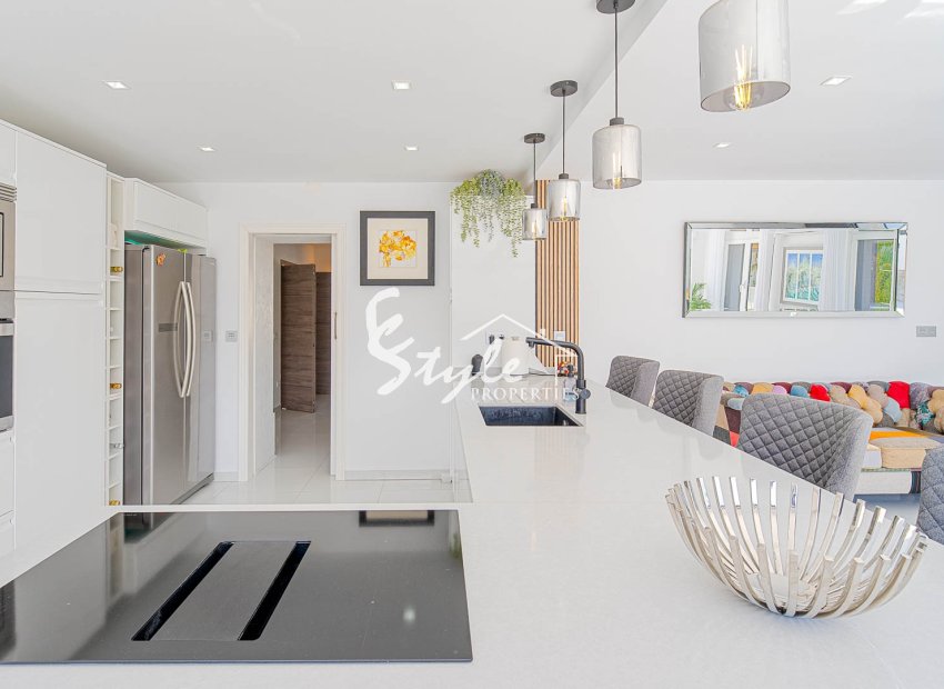 Resale - Villa - Orihuela-Costa - Villamartin
