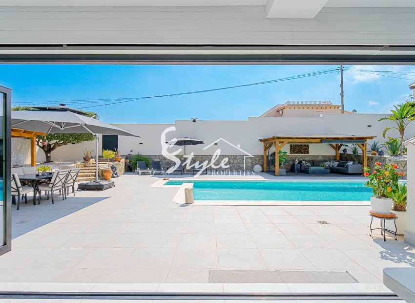 Resale - Villa - Orihuela-Costa - Villamartin