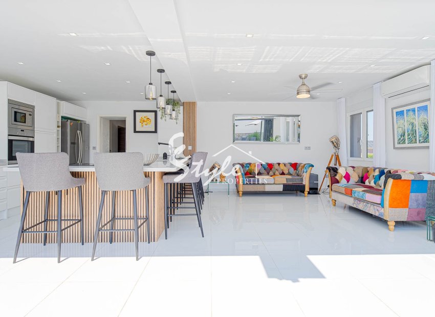 Resale - Villa - Orihuela-Costa - Villamartin