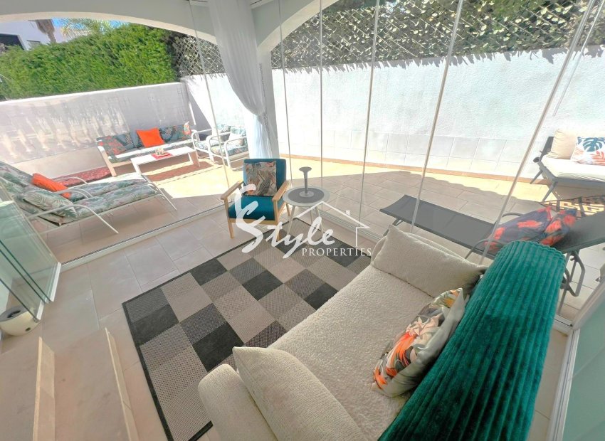 Resale - Villa - Orihuela-Costa - Villamartin