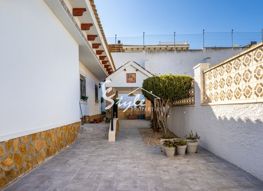 Resale - Villa - Orihuela-Costa - Villas Andrea