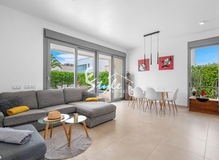 Resale - Villa - Orihuela Costa  - Vistabella Golf