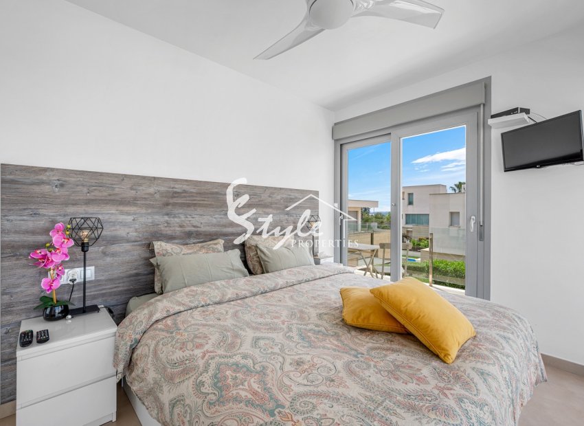 Resale - Villa - Orihuela Costa  - Vistabella Golf