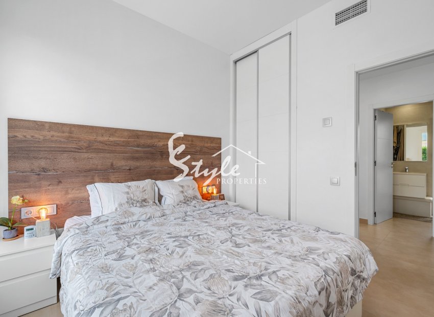 Resale - Villa - Orihuela Costa  - Vistabella Golf