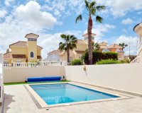 Resale - Villa - Pinar De Campoverde