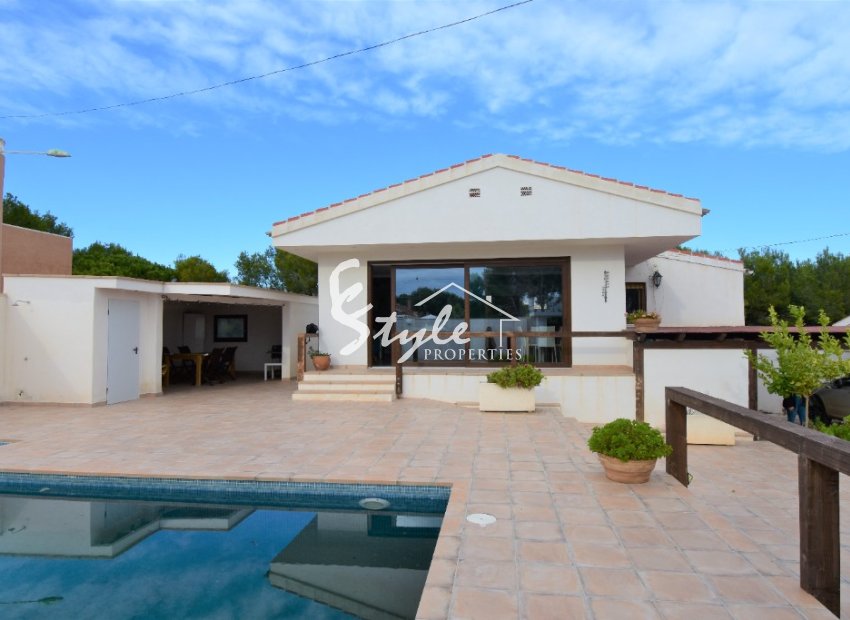Resale - Villa - Pinar De Campoverde