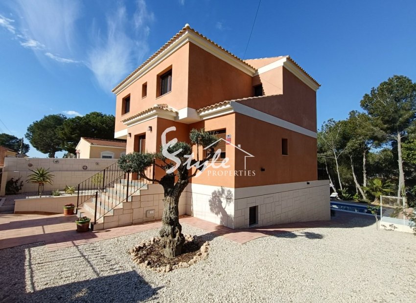 Resale - Villa - Pinar De Campoverde