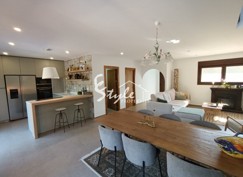 Resale - Villa - Pinar De Campoverde