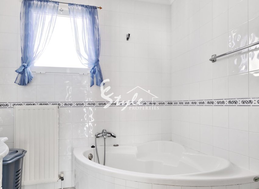 Resale - Villa - Pinar De Campoverde