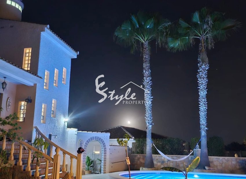 Resale - Villa - Pinar De Campoverde