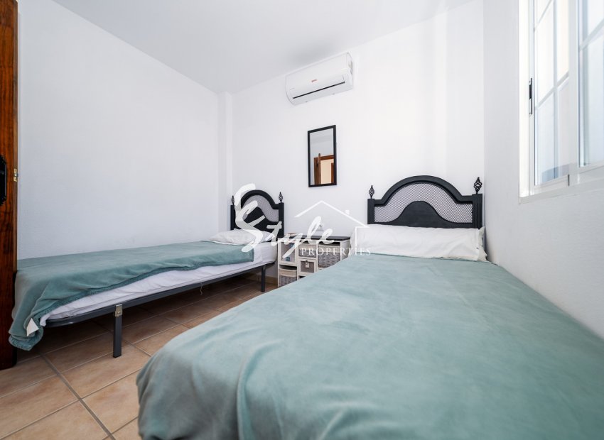 Resale - Villa - Playa Flamenca - Sportcentre
