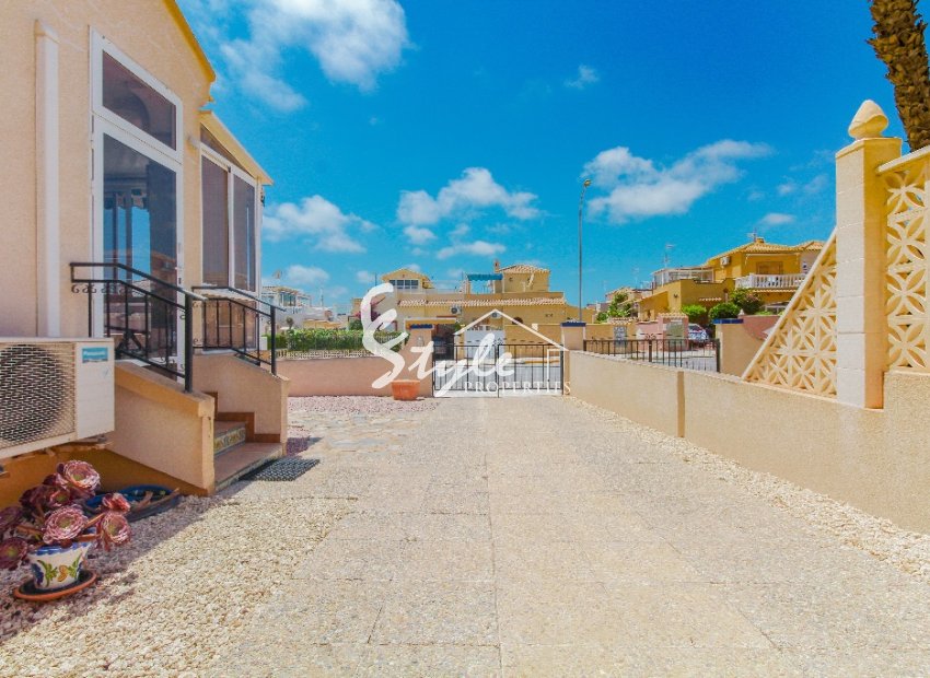 Resale - Villa - Playa Flamenca