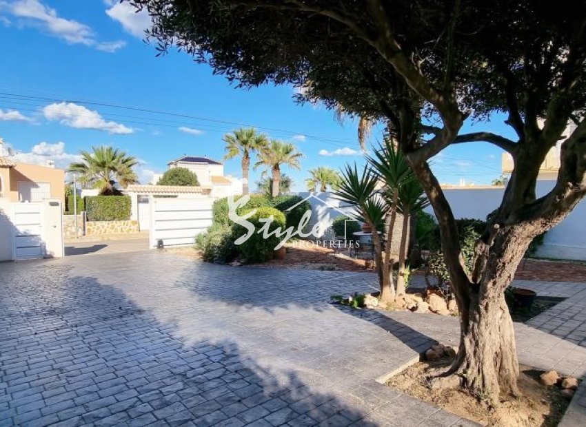Resale - Villa - Playa Flamenca