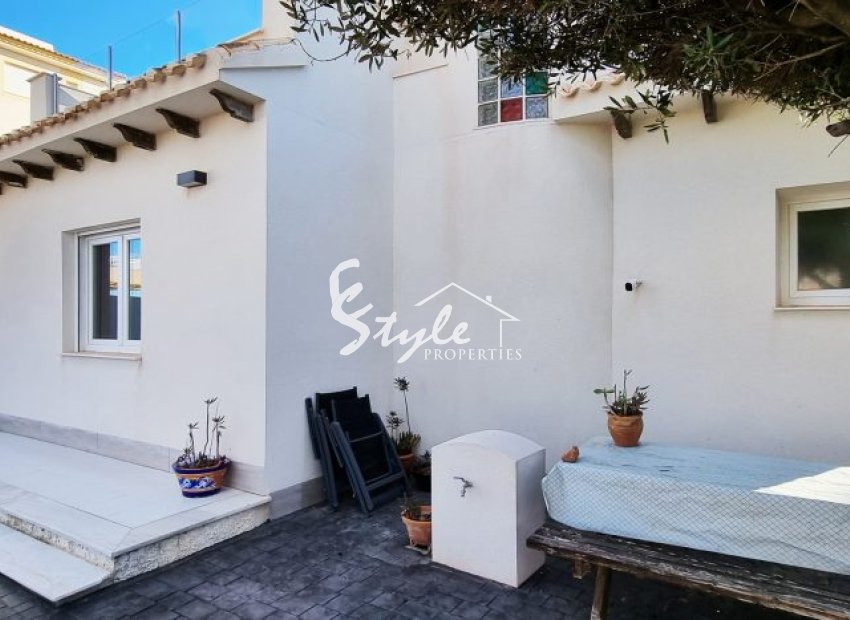 Resale - Villa - Playa Flamenca