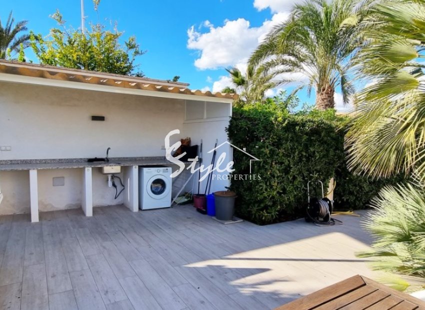 Resale - Villa - Playa Flamenca