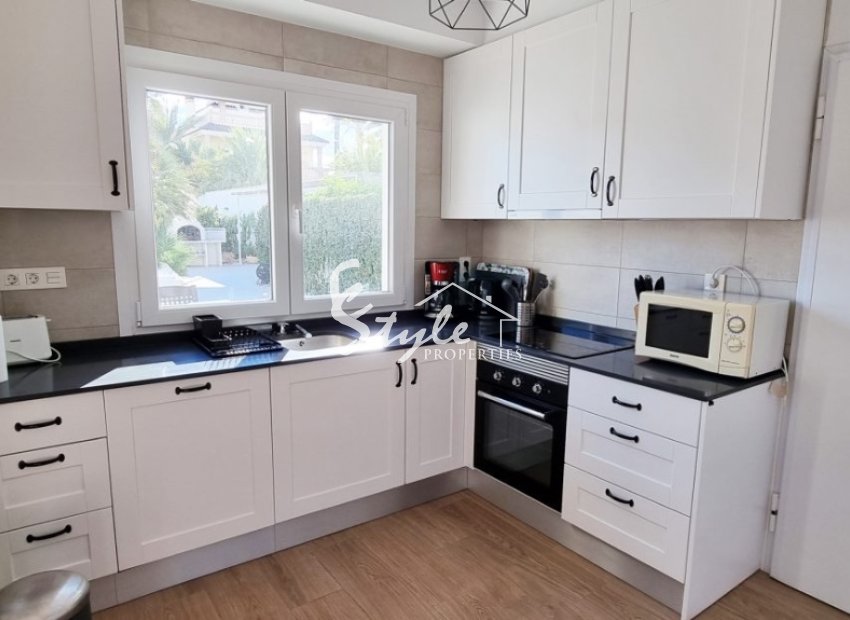 Resale - Villa - Playa Flamenca