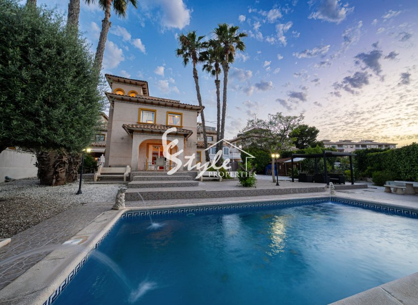 Resale - Villa - Playa Flamenca