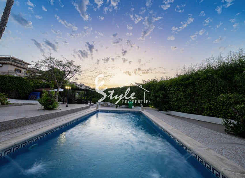 Resale - Villa - Playa Flamenca