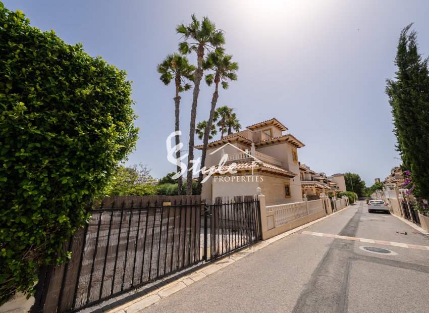 Resale - Villa - Playa Flamenca
