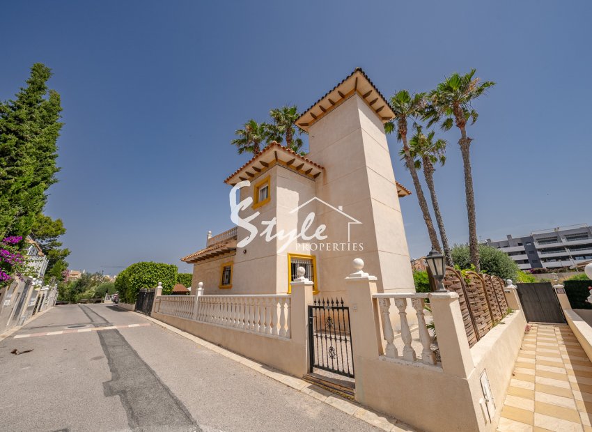Resale - Villa - Playa Flamenca