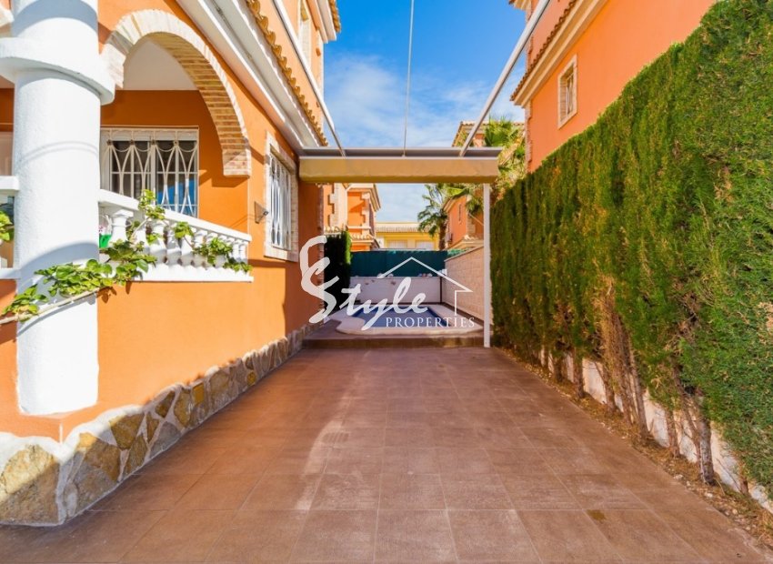 Resale - Villa - Playa Flamenca
