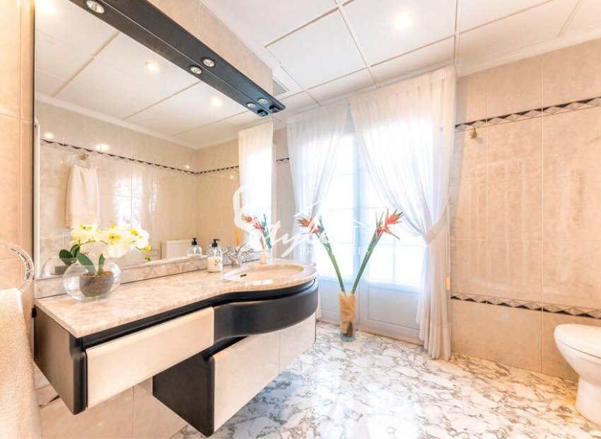 Resale - Villa - Playa San Juan