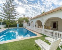 Resale - Villa - Punta Prima