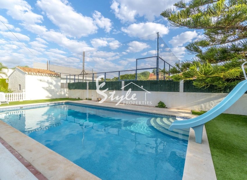 Resale - Villa - Punta Prima