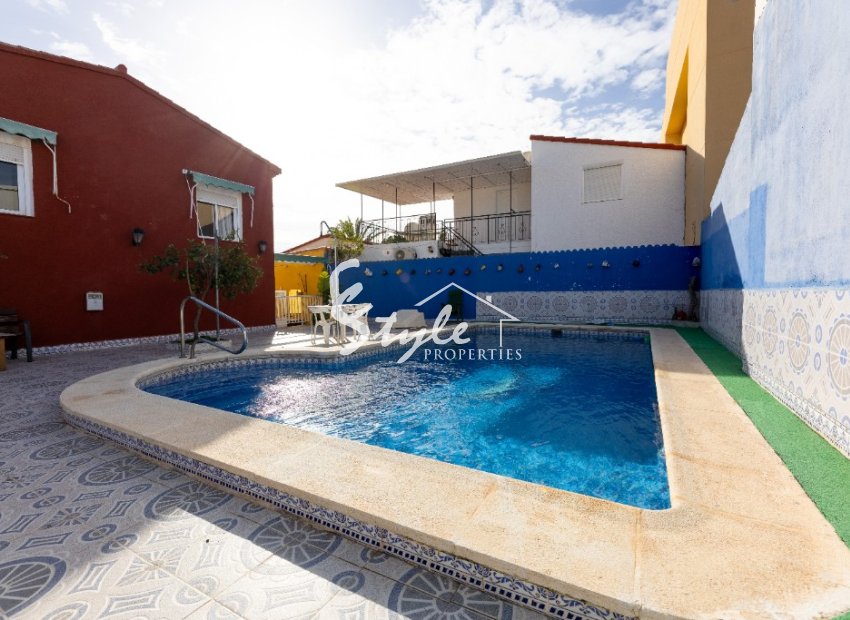 Resale - Villa - Punta Prima