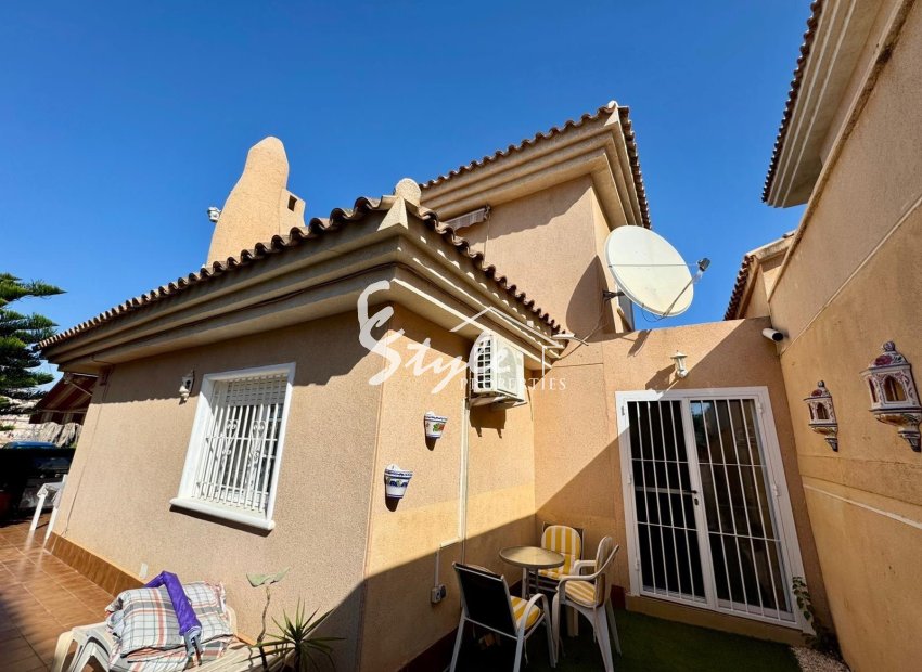 Resale - Villa - Punta Prima