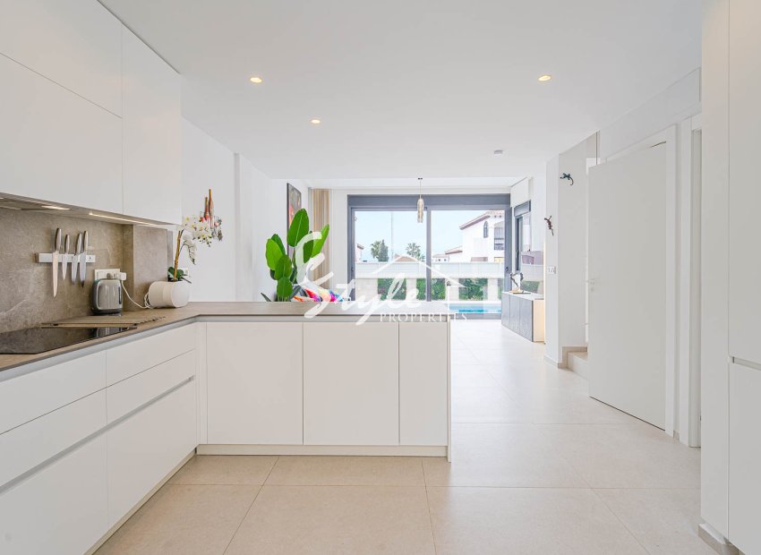 Resale - Villa - Punta Prima