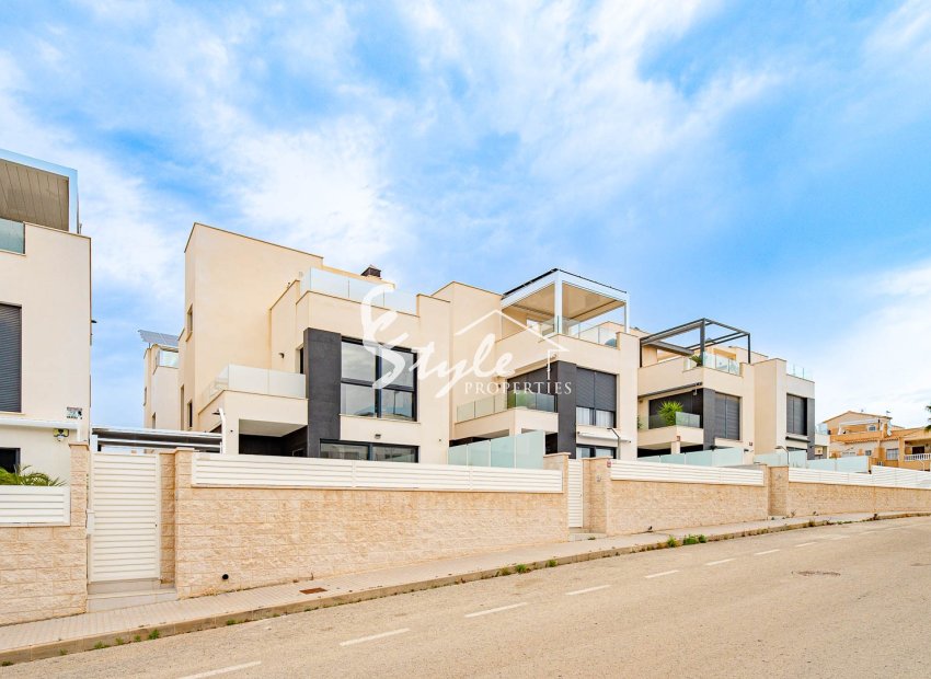 Resale - Villa - Punta Prima