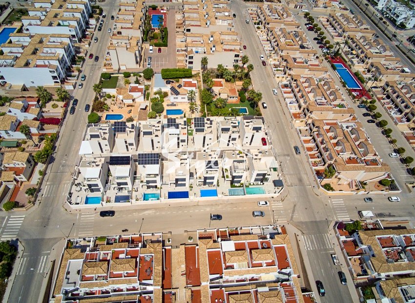Resale - Villa - Punta Prima
