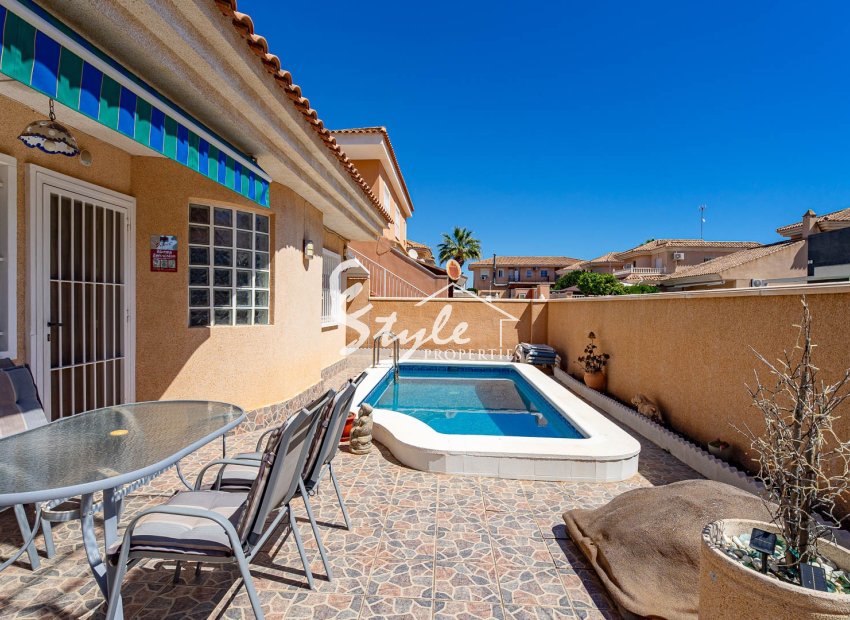 Resale - Villa - Punta Prima