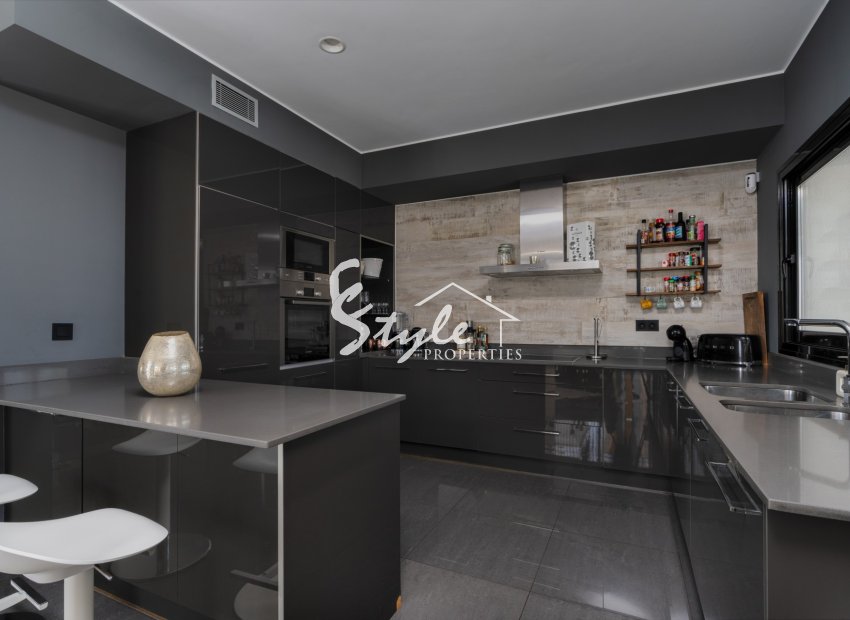 Resale - Villa - San Fulgencio - La Marina