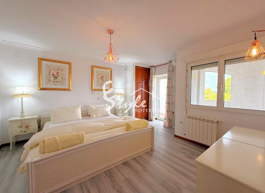 Resale - Villa - San Miguel De Salinas - BLUE LAGOON