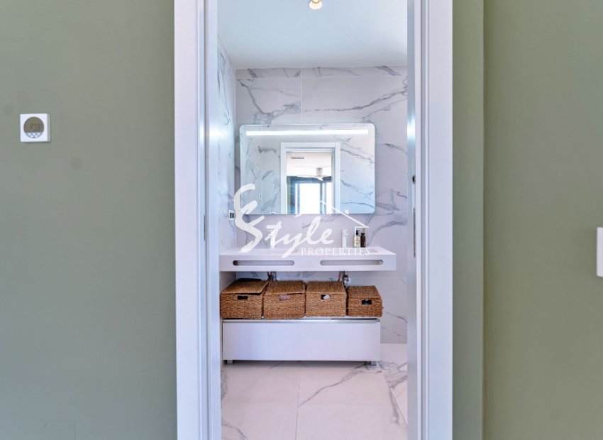 Resale - Villa - San Miguel De Salinas