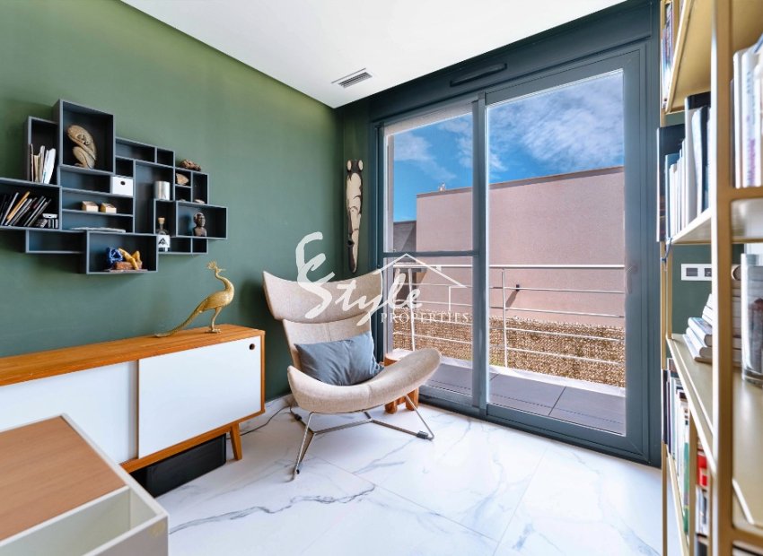 Resale - Villa - San Miguel De Salinas