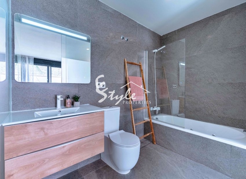 Resale - Villa - San Miguel De Salinas