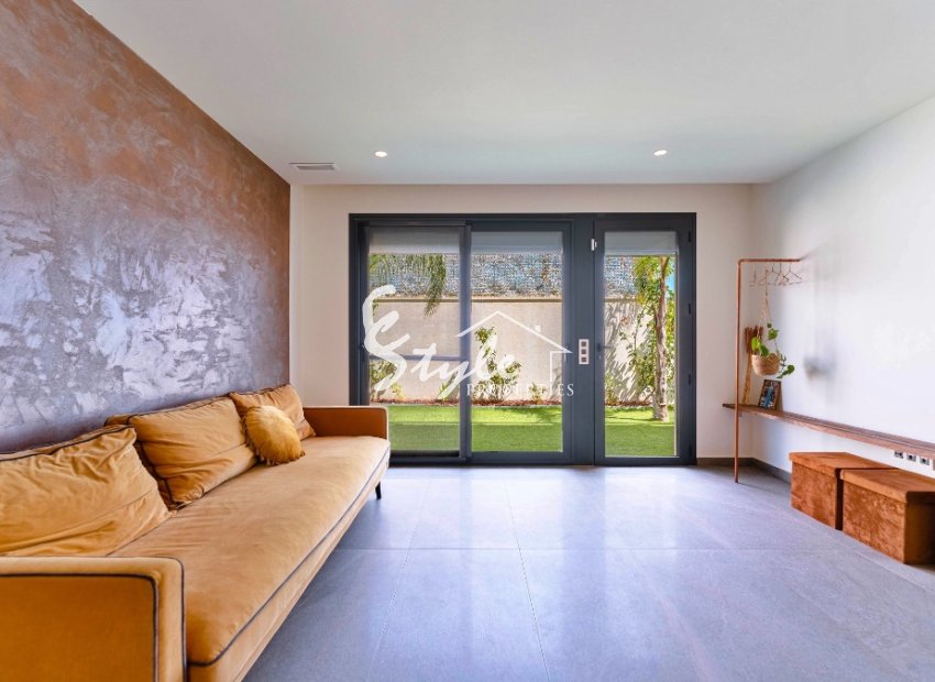 Resale - Villa - San Miguel De Salinas