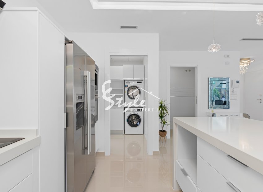 Resale - Villa - San Miguel - San Miguel De Salinas