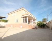 Resale - Villa - Torrevieja - Aguas Nuevas