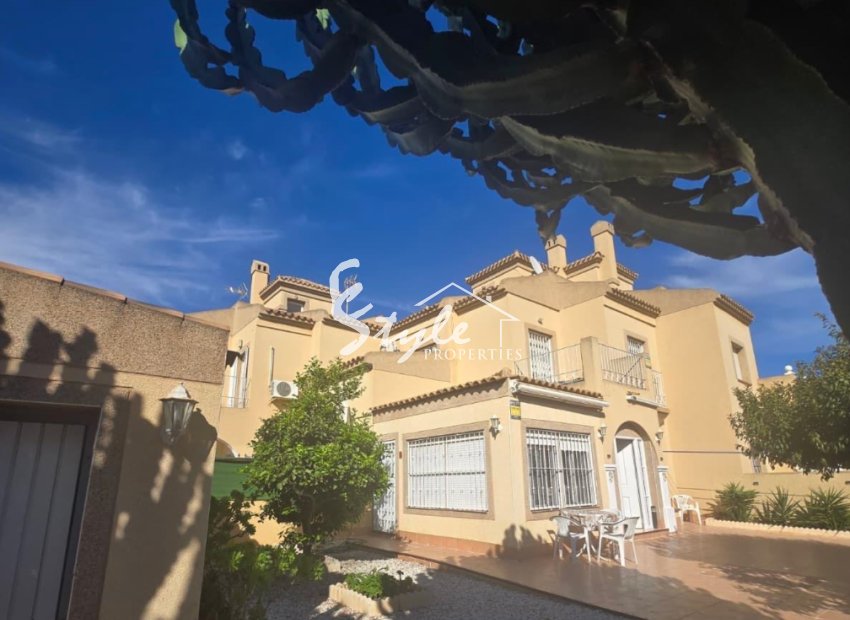 Resale - Villa - Torrevieja - Aguas Nuevas