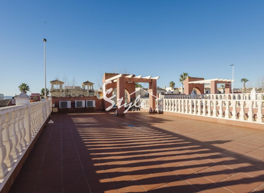 Resale - Villa - Torrevieja - Aguas Nuevas