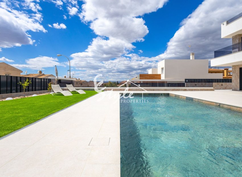 Resale - Villa - Torrevieja - Aguas Nuevas
